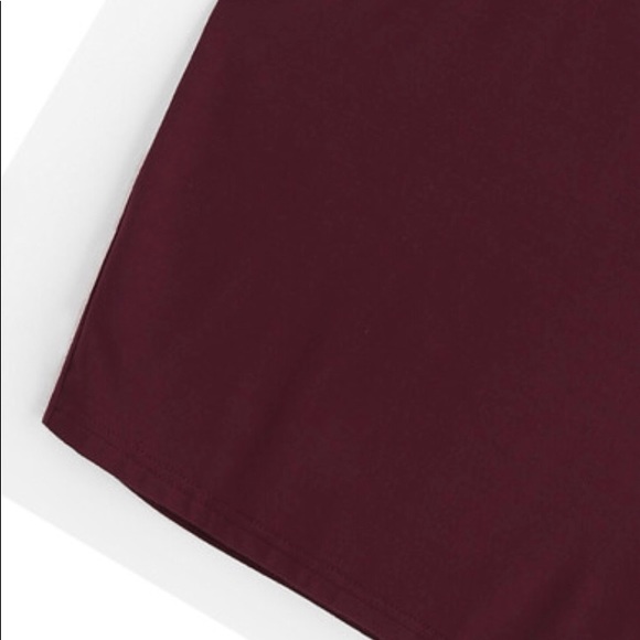 Halter crop top XS MAROON color. - Picture 3 of 4